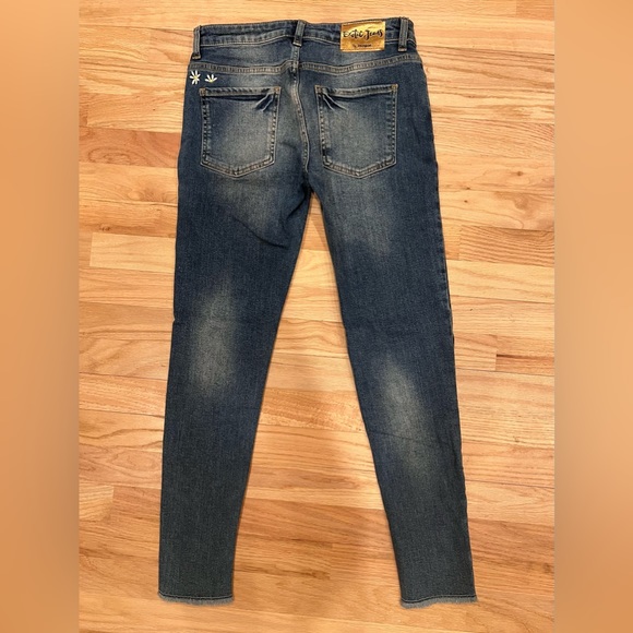 NWOT Desigual Exotic Jeans Flower Embroidery Daisy Floral Design Raw Hem - Picture 2 of 14